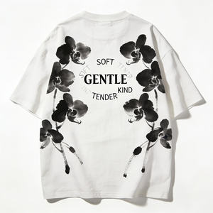 T-shirt con arte a inchiostro cinese - Design floreale nero con scritta PASSION - Abbigliamento di moda orientale - Product Image 2