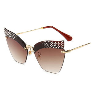 Negro montura <span class=keywords><strong>de</strong></span> ojo <span class=keywords><strong>de</strong></span> gato gafas <span class=keywords><strong>de</strong></span> sol <span class=keywords><strong>de</strong></span> moda <span class=keywords><strong>de</strong></span> las mujeres <span class=keywords><strong>de</strong></span> la marca <span class=keywords><strong>de</strong></span> <span class=keywords><strong>lujo</strong></span> <span class=keywords><strong>de</strong></span> tonos <span class=keywords><strong>de</strong></span> diamantes <span class=keywords><strong>de</strong></span> imitación gafas - Product Image 4