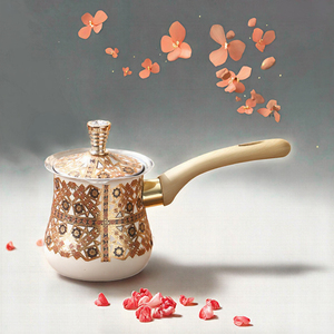 กาแฟตุรกี 550/720/900 มล. หม้อสแตนเลสดีไซน์ย้อนยุค ฝาปิดแบบละลาย ใช้สำหรับอุ่นเนย อุ่นนม ทำความสะอาดง่าย เหมาะสำหรับใช้ในบ้าน ร้านกาแฟ สีทอง - Product Image 3