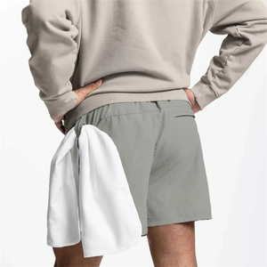 Short <span class=keywords><strong>de</strong></span> sport personnalisé pour hommes Short <span class=keywords><strong>de</strong></span> sport <span class=keywords><strong>noir</strong></span> en polyester à séchage rapide pour hommes avec poches - Product Image 6