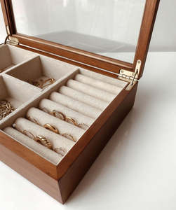 กล่องใส่เครื่องประดับไม้ทรงสี่เหลี่ยมแบบเรโทรสั่งทำพิเศษ รีไซเคิลได้ บุด้วยไมโครไฟเบอร์ พร้อมที่วางสร้อยคอและต่างหูสุดหรู - Product Image 5