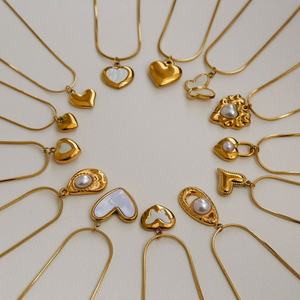 Collier personnalisé en acier inoxydable 316L plaqué or 14k 18k résistant à l'eau avec pendentif coquillage et perle pour femme - Product Image 5