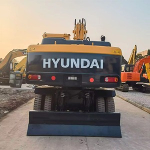 Excavatrice sur roues Hyundai 210W-9, 21 tonnes, jaune et noire, équipement de construction d'occasion avec moteur, pompe et alternateur - Product Image 3