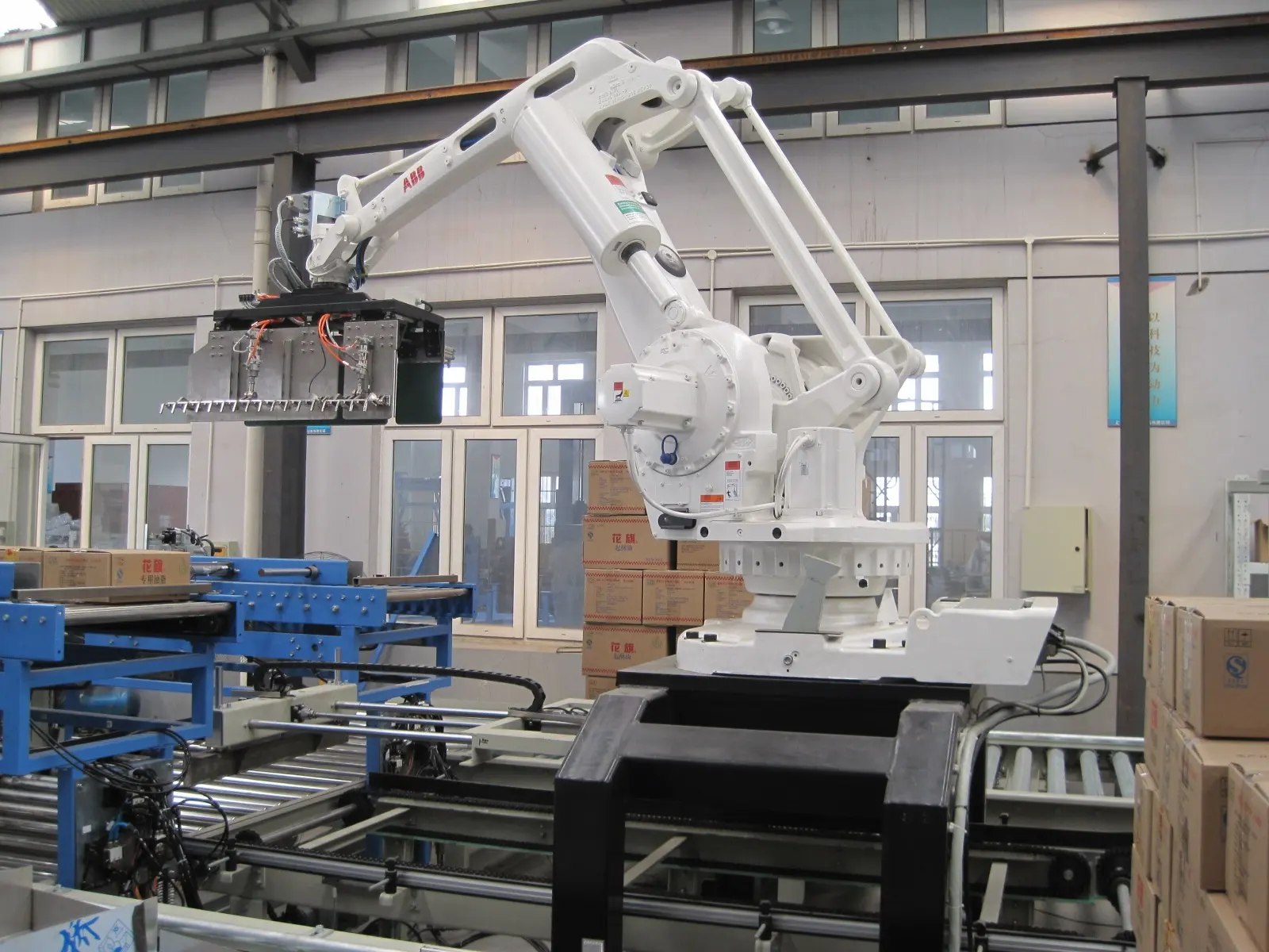 Robô automático de alta velocidade para paletização de sacolas, sistema de paletização com braço de 25 kg