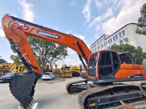 รถขุดตีนตะขาบ Doosan DX300 มือสองของแท้จากเกาหลี สภาพดี บำรุงรักษาอย่างดี เหมาะสำหรับงานก่อสร้างเทศบาล - Product Image 3