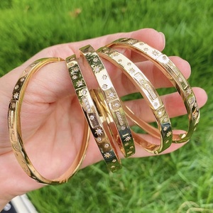 เครื่องประดับขายส่ง กำไลข้อมือทอง 18K ชุบทองเหลือง ปรับขนาดได้ ประดับเพชรซิคอนรูปดาว - Product Image 1