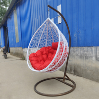 Chaise balançoire suspendue moderne en acrylique pour intérieur et extérieur bon marché chaise pivotante transparente en bambou et rotin pour oeuf de patio en osier
