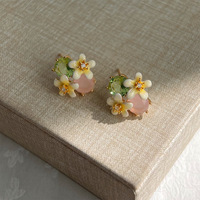 Boucles d'oreilles clous de luxe haut de gamme rose et vert bicolores en cristal, motif floral inspiré de la forêt, avec zircon et émail, fleurs 3D pour femme