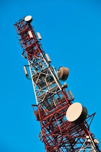 Tour de télécommunication autoportante en acier cornière de 30 à 100 m pour antennes et réseaux micro-ondes - Product Image 3