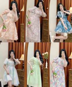 Vente en gros de robes d'été pour femmes à manches bouffantes à la française, jupe à fleurs fragmentées pour femmes, vêtements d'occasion - Product Image 5