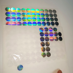 โฮโลแกรมสะท้อนแสงสำหรับสติกเกอร์ความปลอดภัยริคแอนด์มอร์ตี้แบบใส3D สั่งทำทำป้ายบรรจุภัณฑ์ - Product Image 4