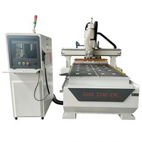 Machine CNC de nesting à changement d'outil automatique 1325 pour la production de meubles en bois, gravure, fraisage et découpe