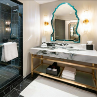 Système de pieds de meuble-lavabo de salle de bain de luxe en or pour hôtel, avec cadre en laiton et plateau en pierre lourde, personnalisable pour décoration de complexe hôtelier 2026
