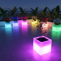 Décoration de jardin, pots de fleurs solaires LED, pots de fleurs lumineux pour l'extérieur, pots de fleurs pour pelouse de villa avec télécommande, éclairage décoratif pour pots de fleurs