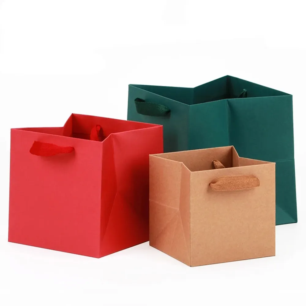 व्यापार शादी के लिए टेकअवे पैकेजिंग उपहार बैग स्क्वायर पोटेड फूल केक क्राफ्ट पेपर उपहार बैग हैंडल के साथ हैंडल