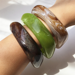 UJBOX OEM logotipo personalizado Irregular geométrico acrílico brazalete mármol proveedor mayorista para <span class=keywords><strong>Boutique</strong></span> y tienda de regalos - Product Image 5