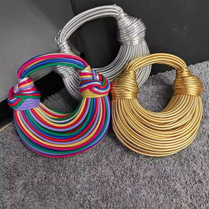 Bolso de Mano Mini de Lujo para Mujer 2025, Nuevo Diseño, Bandolera Tejida a Mano, Bolso Tipo Clutch Arcoíris Pequeño - Product Image 3