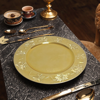 Assiettes de Présentation Dorées en Plastique Personnalisables de Luxe Durables 13 Pouces – Vente en Gros, Décoration Élégante pour la Maison, Plats et Napperons