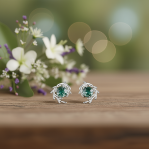 Eleganti Orecchini a Perno in Oro Bianco con Pietra Naturale Verde, Design a Foglia, Gioielli Romantici da Donna - Product Image 2