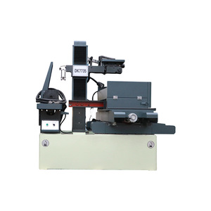 Machine à électro-érosion à fil CNC Ruichi DK7735, plateau de travail 350x450mm, équipement de traitement de moules et de quincaillerie - Product Image 1