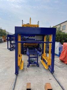 Fully Automatic 6-inch Hollow Concrete <strong>Block</strong> <strong>Machine</strong> <strong>QT5</strong>-15 PLC Motor Engine Gear for South Africa's Cement Raw Featuring Mold - Product Image 3