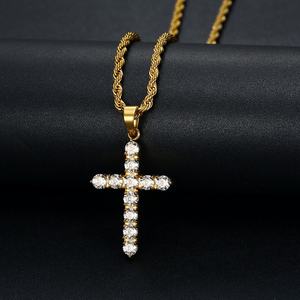 Colliers Pendentifs Croix en Acier Inoxydable Plaqué Or 18 carats avec Zircon, Bijoux Personnalisés Durables, Vente en Gros pour Hommes - Product Image 1