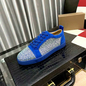 Chaussures de sport décontractées Louboutins en cuir véritable de luxe, style rétro, légères, pour le skateboard et la marche, par Christian Original Designer - Product Image 1