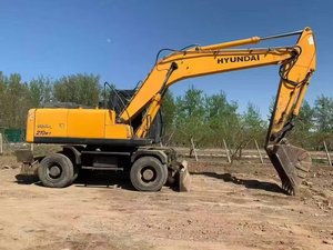 Vente Flash : Excavatrice sur pneus Hyundai 210wvs d'occasion en excellent état – Excavatrices Hyundai 210-7, 210w-7, 210w-9 d'occasion en promotion - Product Image 5