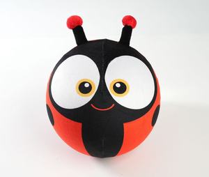 9 pollici gonfiabile Fuzzy Ball giocattolo | Tessuto rivestito che rimbalza palla con la faccia di sorriso per i bambini interni ed esterni giocare - Product Image 4