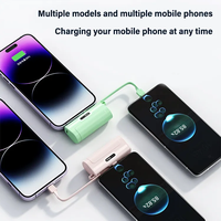 Großhandel tragbare Mini Slim 5000mAh Power Bank Notfall-Ladegerät mit 2 in 1 Kabel und Halter