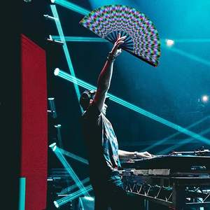 Éventail à main en plastique Guansen de 13 pouces, lumineux aux UV, écologique, style art populaire, pour la musique, la décoration intérieure, les cadeaux d'affaires, en papier peint - Product Image 6