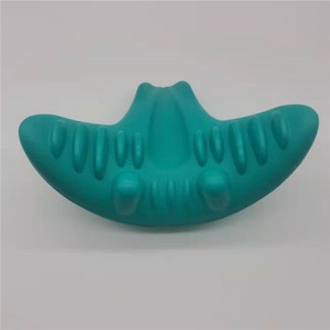 Oreiller de massage cervical en forme de U, soutien du cou, oreiller d'acupression pour soulager le cou et le dos - Product Image 2