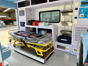 Ambulancia de Emergencia D Ong Feng <span class=keywords><strong>4x4</strong></span> - Product Image 5