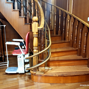 <span class=keywords><strong>Montascale</strong></span> curvo personalizzato per scale <span class=keywords><strong>a</strong></span> <span class=keywords><strong>chiocciola</strong></span> | Strumento di misurazione della guida 3D | Sedile in pelle | Pedana antiscivolo - Product Image 5