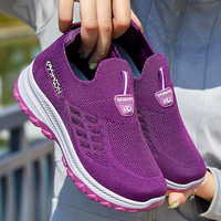 Mocassins d'été pour femmes, semelle extérieure en PVC respirante, confortables à porter toute la journée, design à enfiler, chaussures décontractées idéales pour les mamans