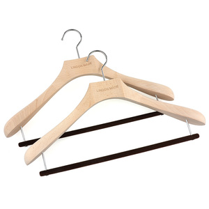 Cintre à costume en bois brut de qualité supérieure <span class=keywords><strong>LINDON</strong></span> avec barre en velours antidérapante - Product Image 5