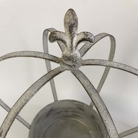 Jardinière vintage en fer patiné à cadre incurvé, support de pot de fleurs en métal vieilli, décoration extérieure pour jardin et patio