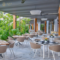 Ensemble de table et chaises carrées en teck de luxe JEILI pour restaurant extérieur commercial moderne, idéal pour projets hôteliers et complexes hôteliers