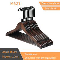 Cintres en bois personnalisés de couleur marron antique d'Inspring pour vêtements
