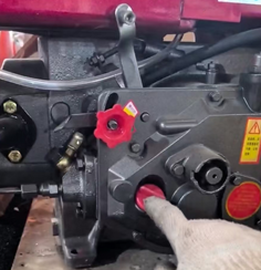 Macchina Termoplastica a Doppio Serbatoio per Riduzione del Traffico, Capacità 300 Kg, Alta Efficienza, Motore Diesel 7P, Vendita Calda - Product Image 2