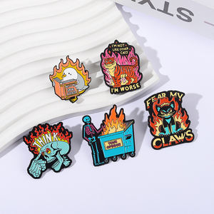 着火的恐怖头骨认为珐琅别针老虎我不像其他猫我更糟糕的胸针翻领徽章朋克珠宝给朋友的礼物 - Product Image 2