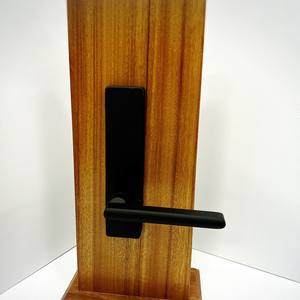 Juego de Manija y Cerradura para Puerta de Madera, Diseño Moderno con Palanca Cuadrada, Acabado Negro Mate, para Diseño Interior Minimalista - Product Image 3