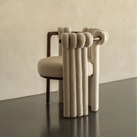 Fauteuil en bois massif et tissu JP pour la relaxation, adapté aux halls d'hôtel, aux salons familiaux et aux zones de réception.