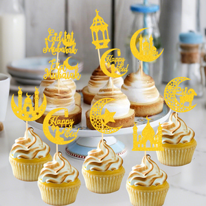 <span class=keywords><strong>La</strong></span> <span class=keywords><strong>Luna</strong></span> <span class=keywords><strong>e</strong></span> le Stelle Sono Utilizzate Come Decorazioni per Feste Islamiche Musulmane su Cupcake di Carta Durante l'Eid Al Fitr - Product Image 5