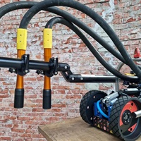 Robot de sablage professionnel contrôlé par PLC avec fonction de polissage pour l'entretien des structures en acier des chantiers navals, longue durée de vie