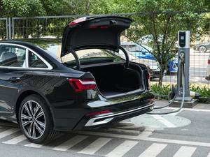 Voiture à essence Audi A6L 2025 restylée 45 TFSI quattro, pack Dynamic+VIP, berline 4 portes 5 places, idéale pour les sorties <span class=keywords><strong>en</strong></span> groupe - Product Image 3