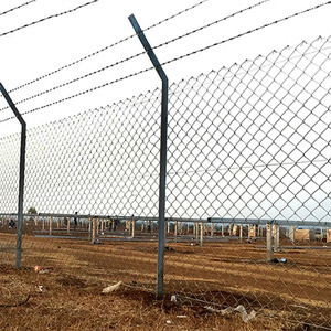 Tùy chỉnh thé<span class=keywords><strong>p</strong></span> mạ kẽm kim loại <span class=keywords><strong>v</strong></span>ườn hàng rào tấm ngoài trời PVC tráng <span class=keywords><strong>V</strong></span> Uốn 3D cong hàn dây lưới hàng rào - Product Image 1