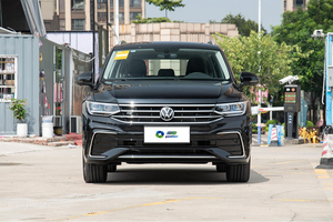 Volkswagen <span class=keywords><strong>Tiguan</strong></span> L 380TSI <span class=keywords><strong>4MOTION</strong></span> <span class=keywords><strong>R</strong></span>-<span class=keywords><strong>Line</strong></span> Premium Edition 2023 de Segunda Mano, SUV de 5 Plazas, Gasolina - Product Image 2