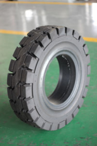 KOBURAブランド高品質ヘビーデューティーソリッドタイヤ8.25-15250-15 8.25-20 9.00-20 12.00-20リム付きフォークリフトソリッドタイヤ - Product Image 5