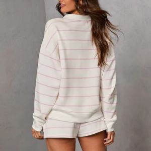 Ensemble décontracté deux pièces rayé pour femme, best-seller : haut à manches longues avec demi-zip et short - Product Image 2